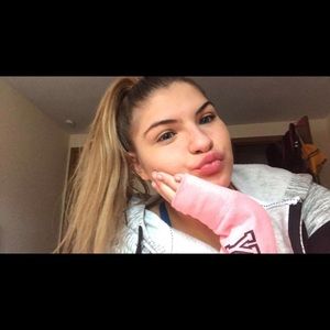 Meet your Posher, Angelica